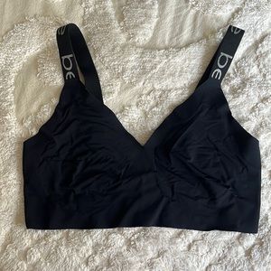 (L) bebe Black Adjustable Strap Pull Over Bra